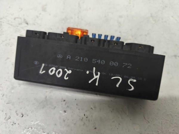 BOITE A FUSIBLE/ RELAIS MERCEDES - Vue 3